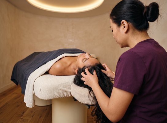 Head massage in Kakkanad